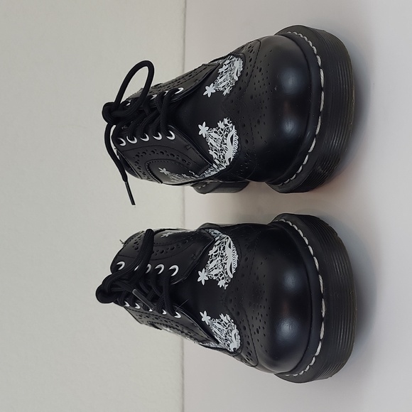 Dr Martens 3989 Lace Wingtip brogue in black Size EU 38 / US 7 - Picture 3 of 14